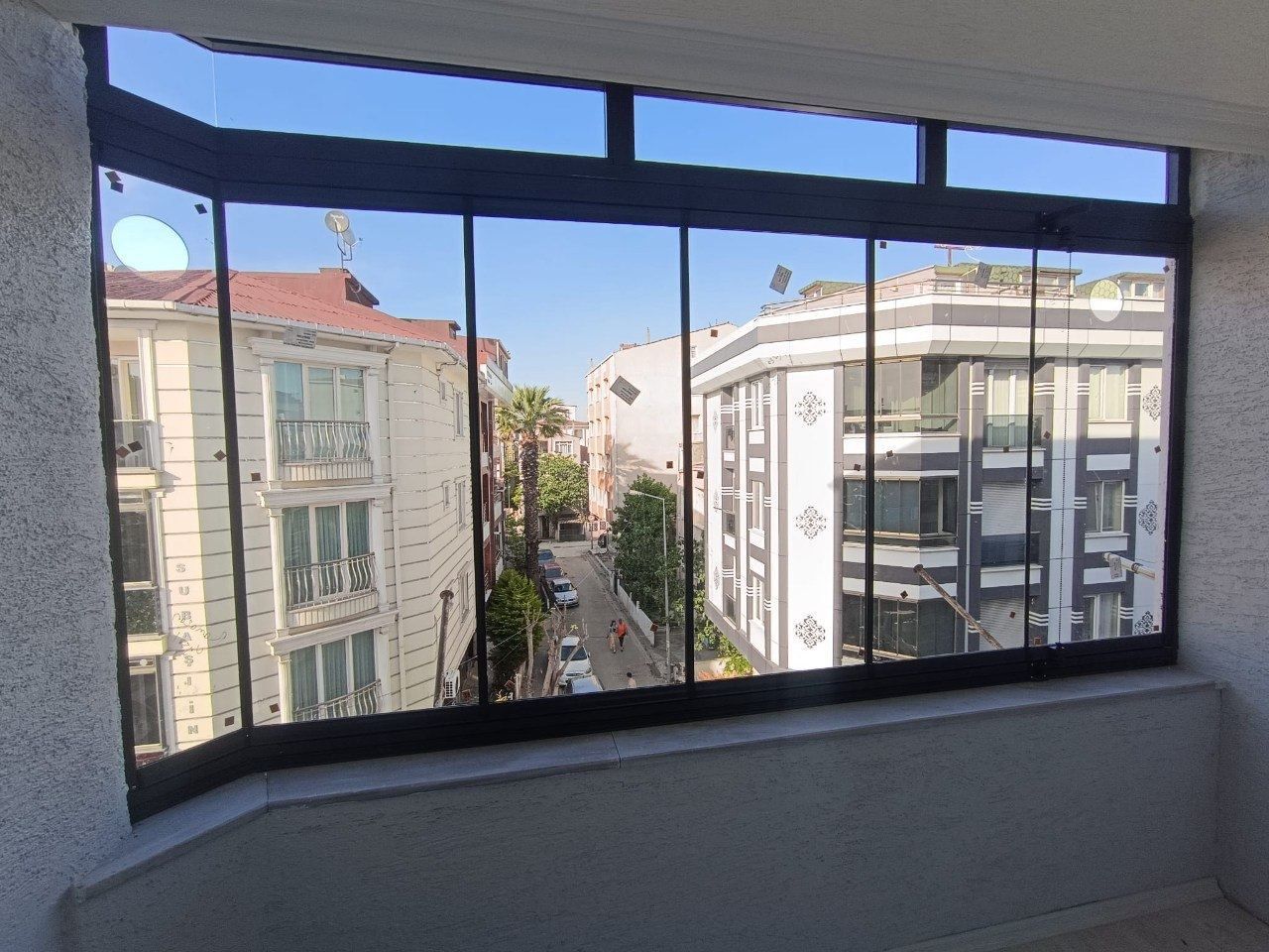 Cam Balkon
