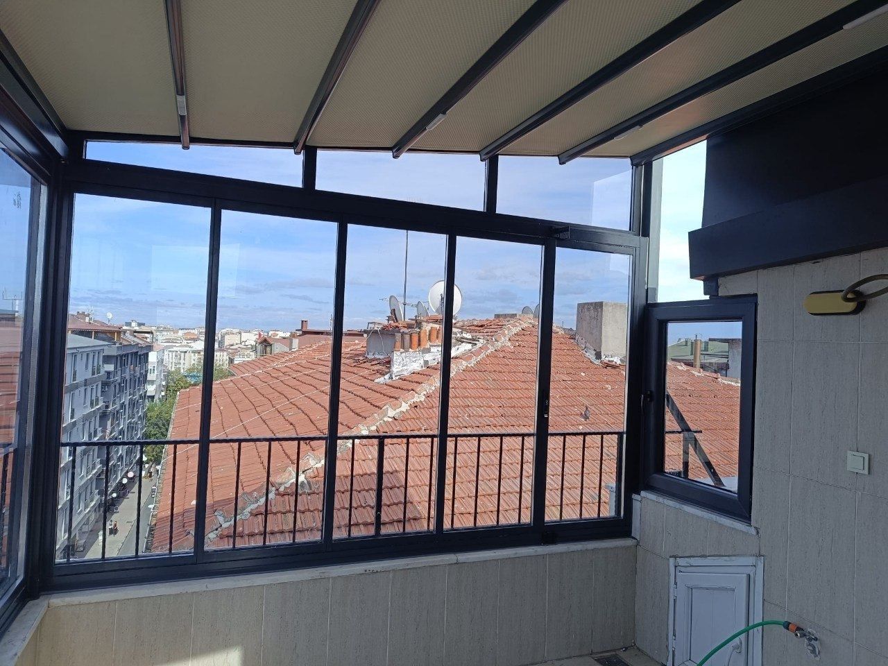 Cam Balkon